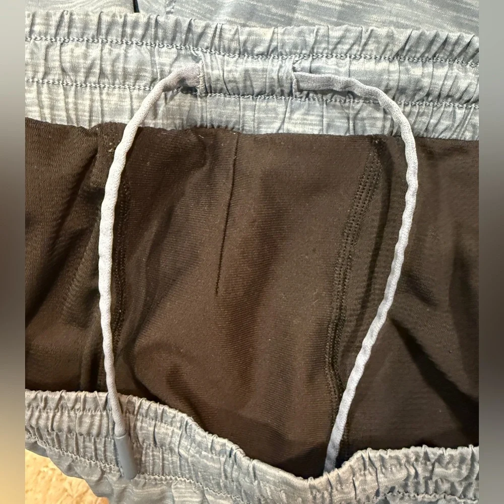 Lululemon Pace Breaker Short
Heather Allover Blue Cast Utility Blue-XXL - Picture 12 of 13